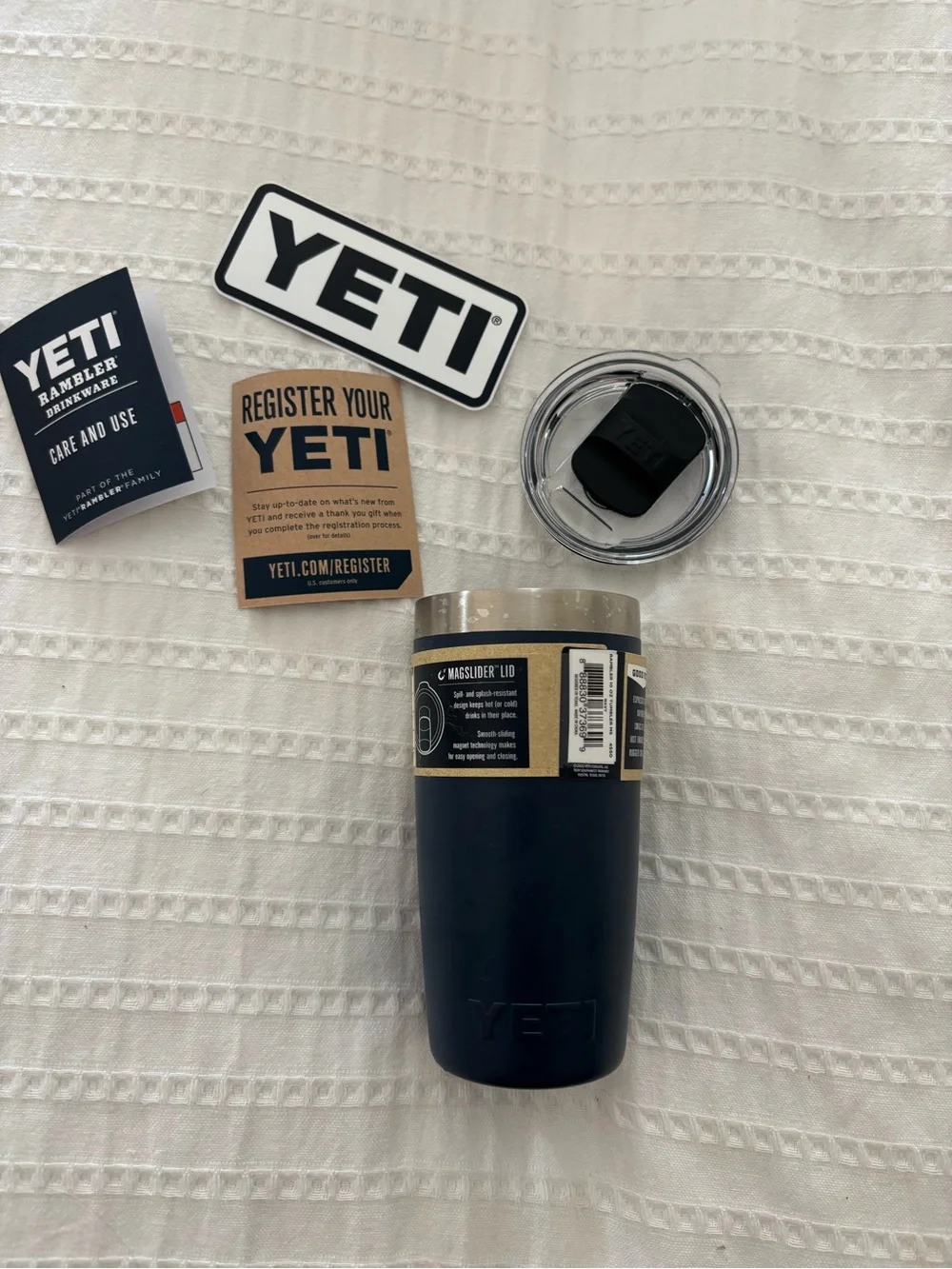 Yeti 10 oz Rambler Tumbler in Navy with Clear Lid